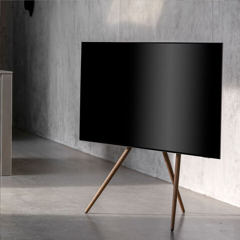Bülow Stand BS19 Black – exclusieve TV-vloerstandaard met drie poten Black Oak