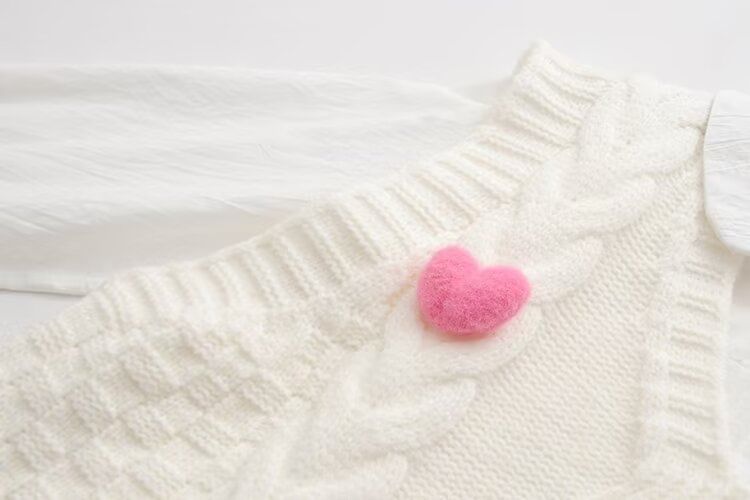 PANDAGO - V-hals trui met hartaccent / effen shirt met lange mouwen / set