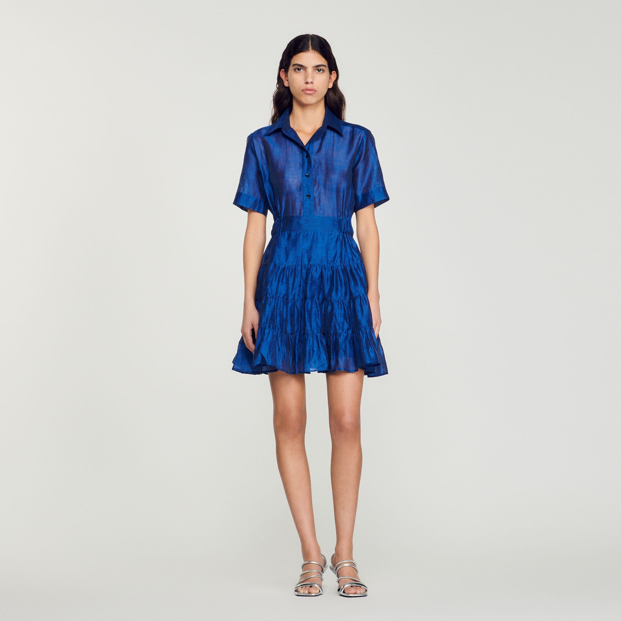 Robe courte volantee