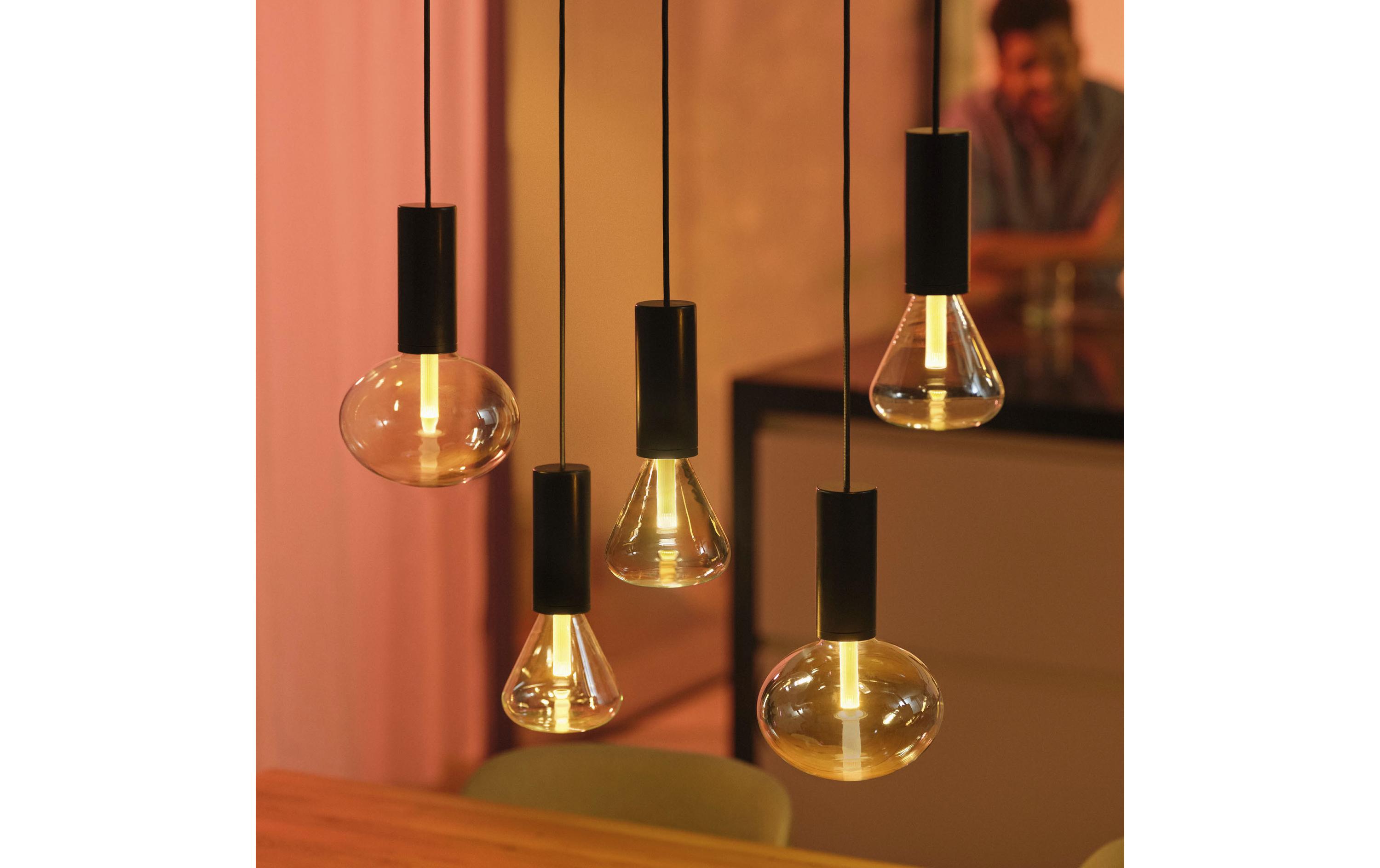 White & Color Ambiance Lightguide Globe 95 E27Smartes Hue E27-Leuchtmittel
