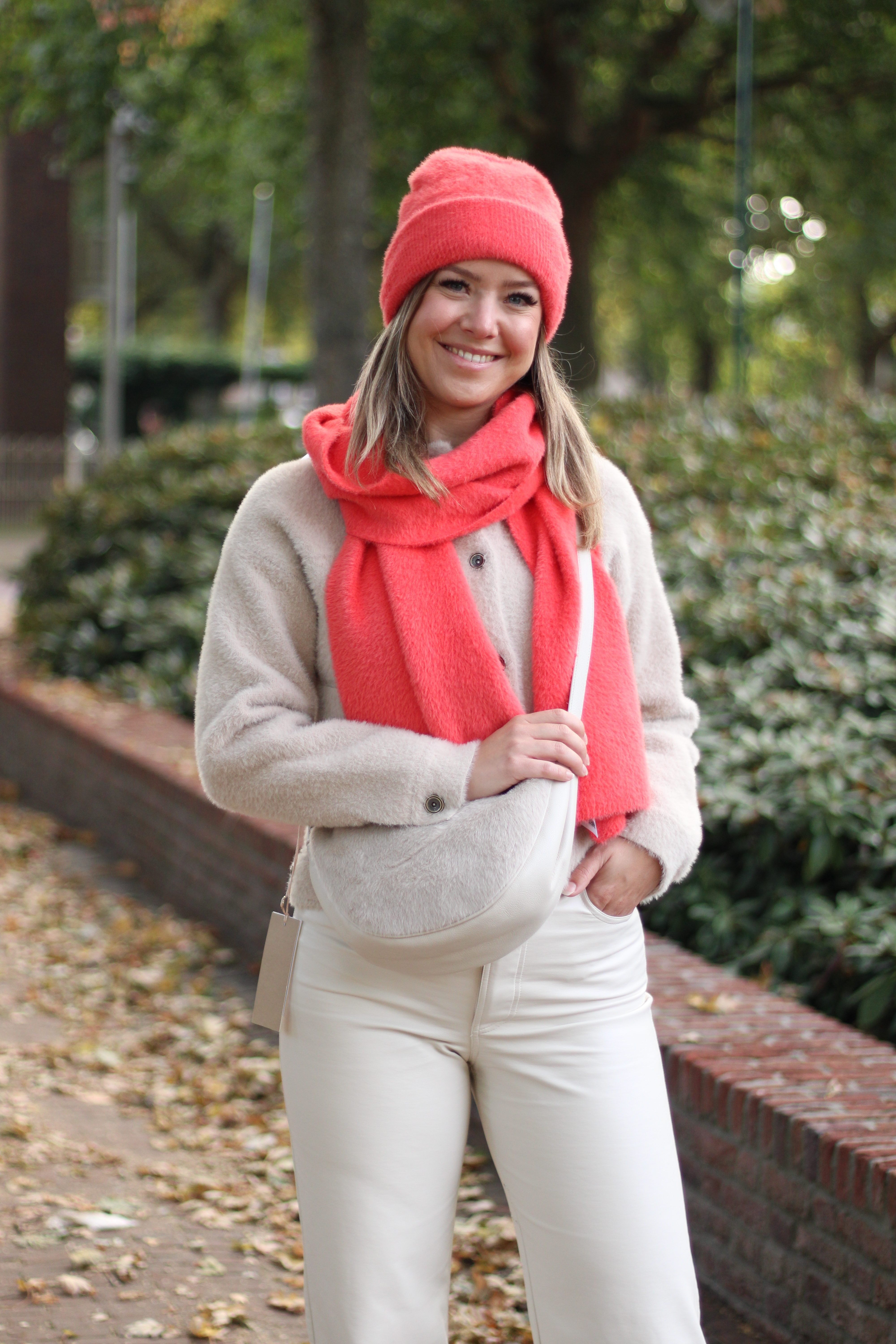 Rino & Pelle - Nadine Knitted Beanie - Bright Coral