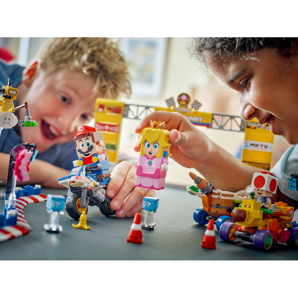 LEGO Super Mario Mario Kart: Baby Peach en Grand Prix set 72036