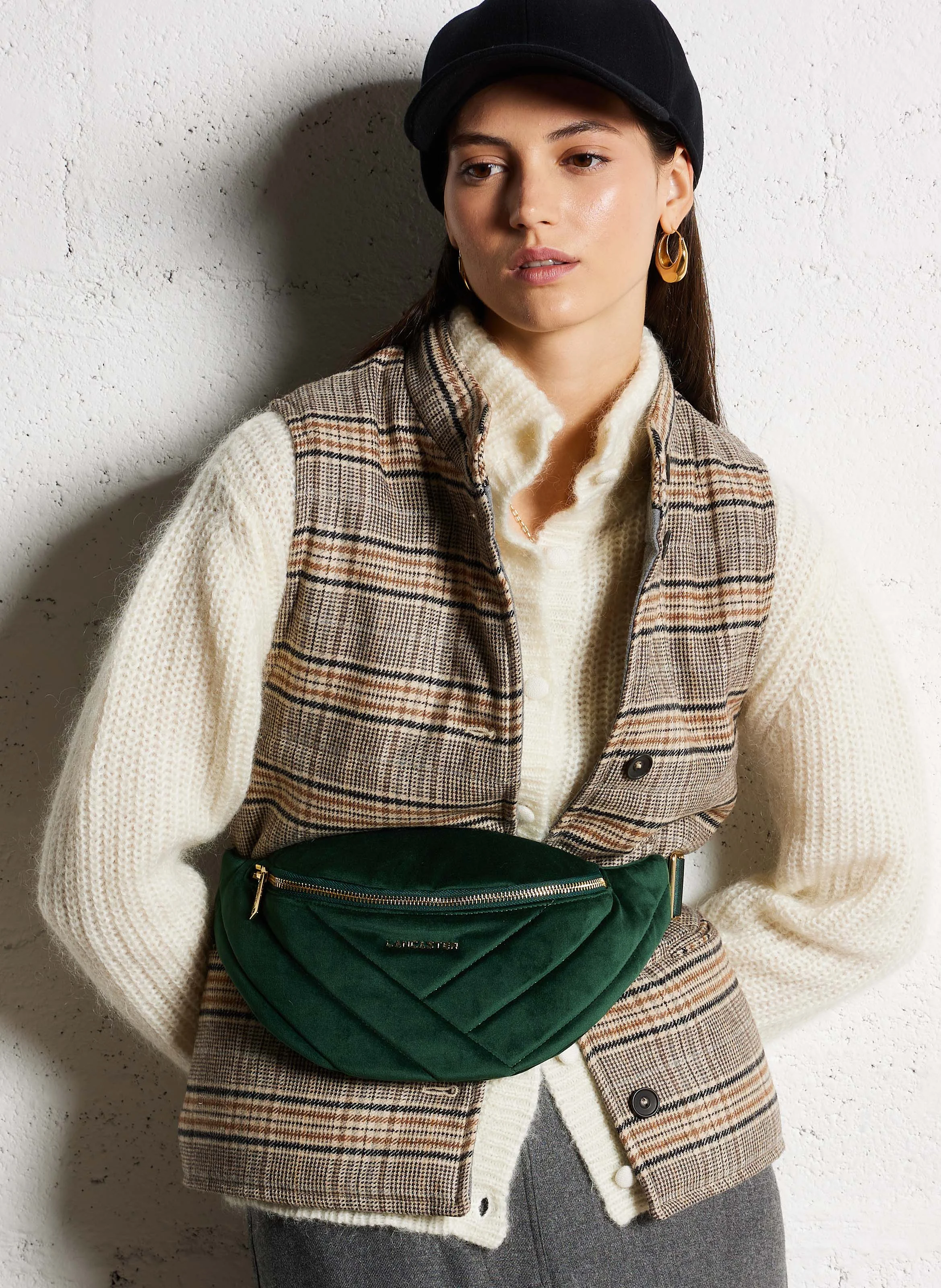 VELVET MATELASSE - Sac banane matelassé en velours | Vert