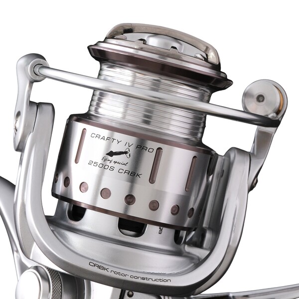 Moulinet Spinning Cinnetic Crafty IV Light Game CRBK