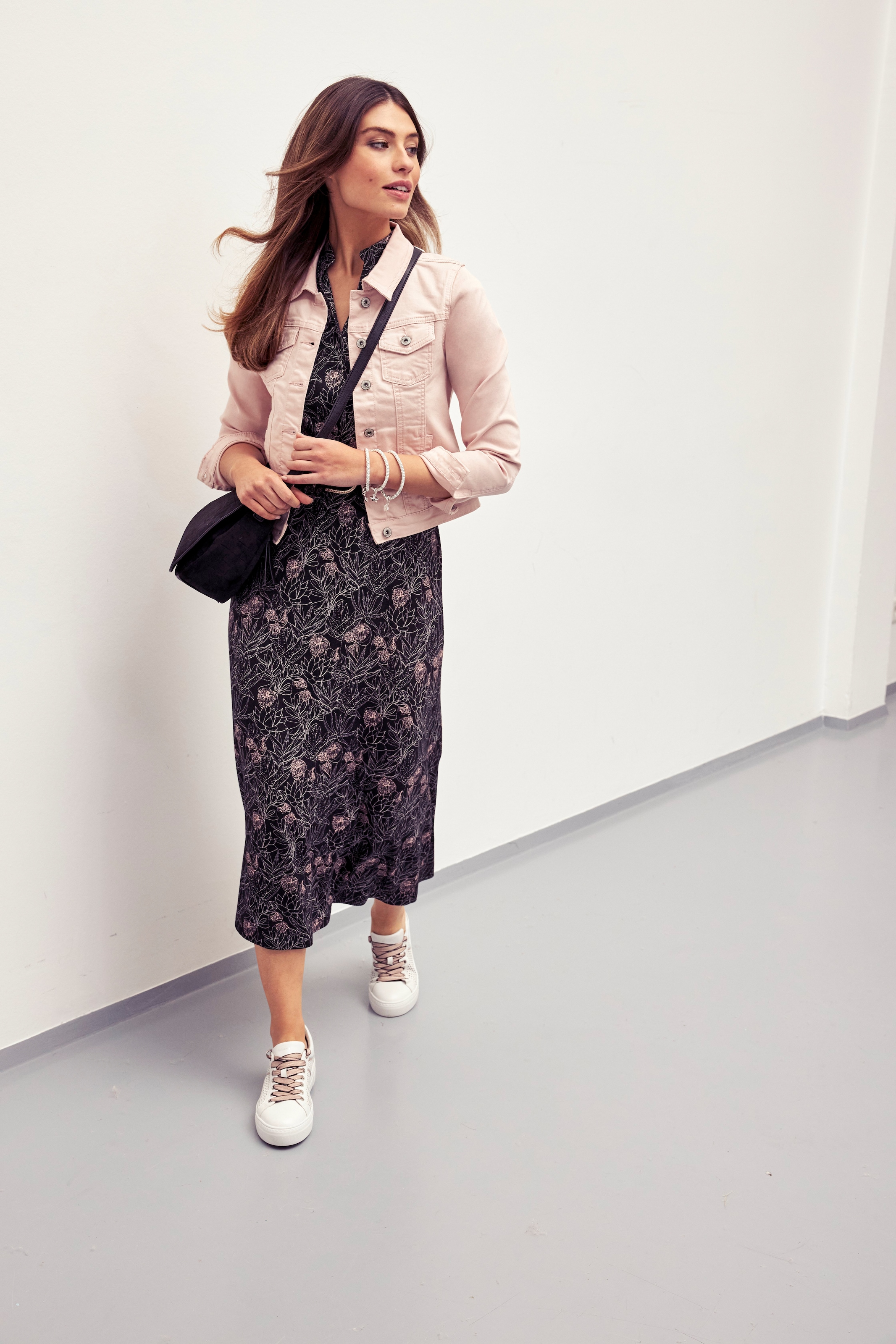 Laura Scott Sommerkleid wadenlang,  geblümtes Design,  aus Single Jersey,  mit Stehkragen