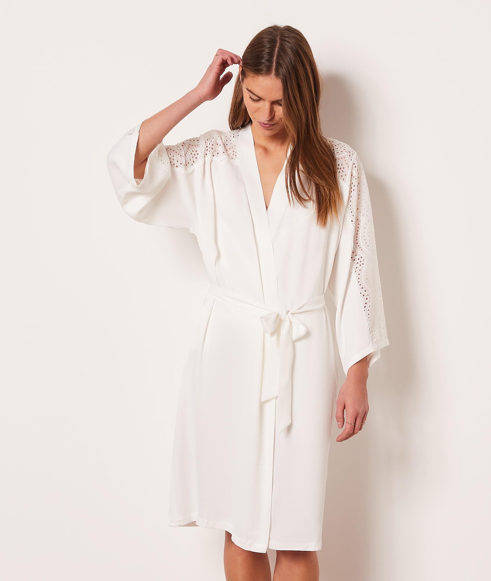 Déshabillé détails broderie anglaise