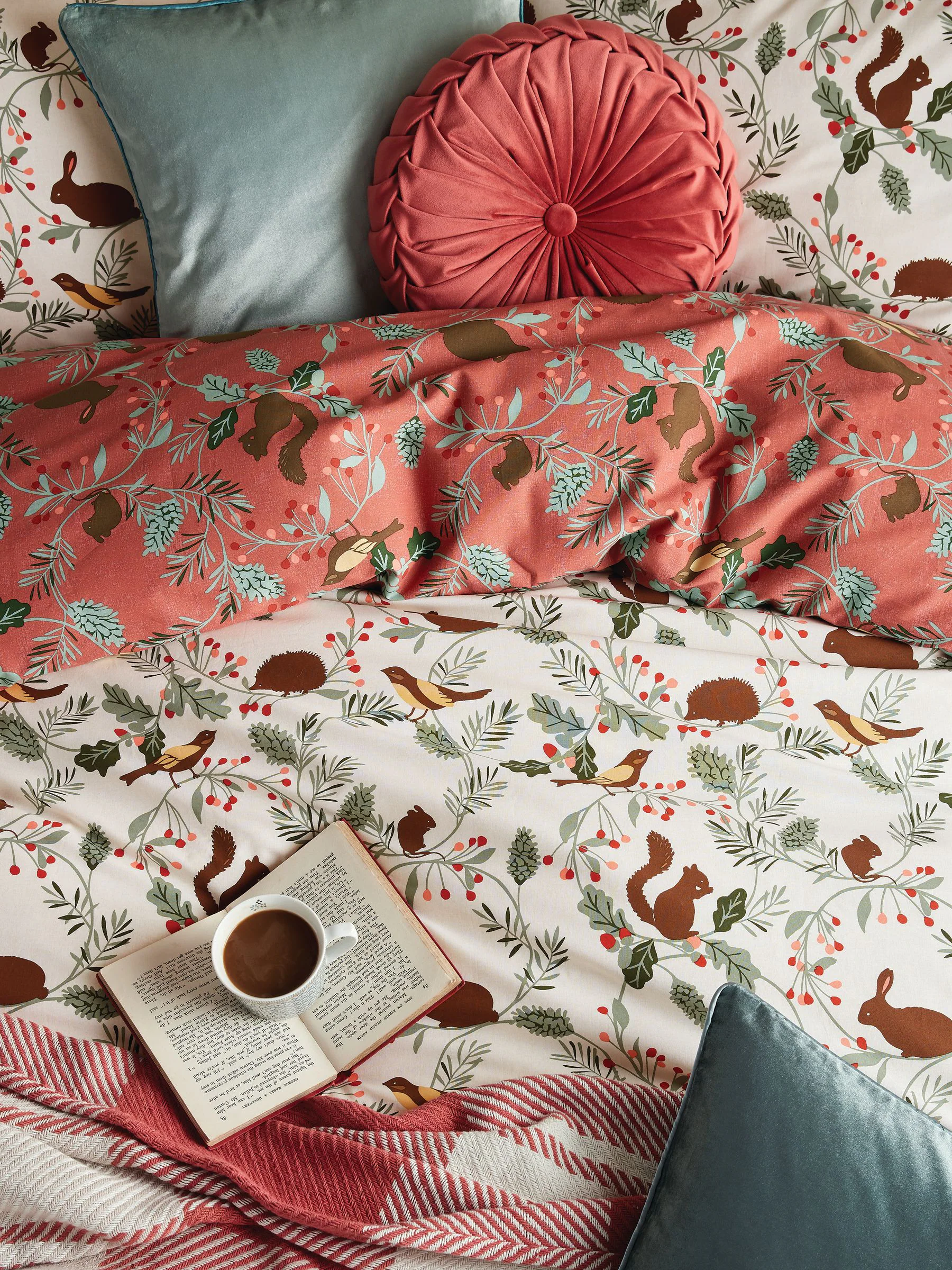 Laura Ashley Christmas 100% Cotton Autumnal Woodland Duvet Cover and Pillowcase Set