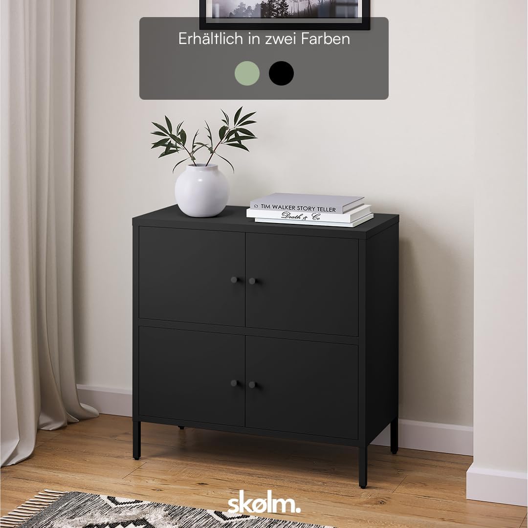 skølm Atriona Metall Kommode – Sideboard mit 2 Fächern & 4 Türen – Metallschrank in Schwarz – Kleiner Mehrzweckschrank 80 cm breit – höhenverstellbare Füße – Aufbewahrungsschrank – Wohnzimmerschrank