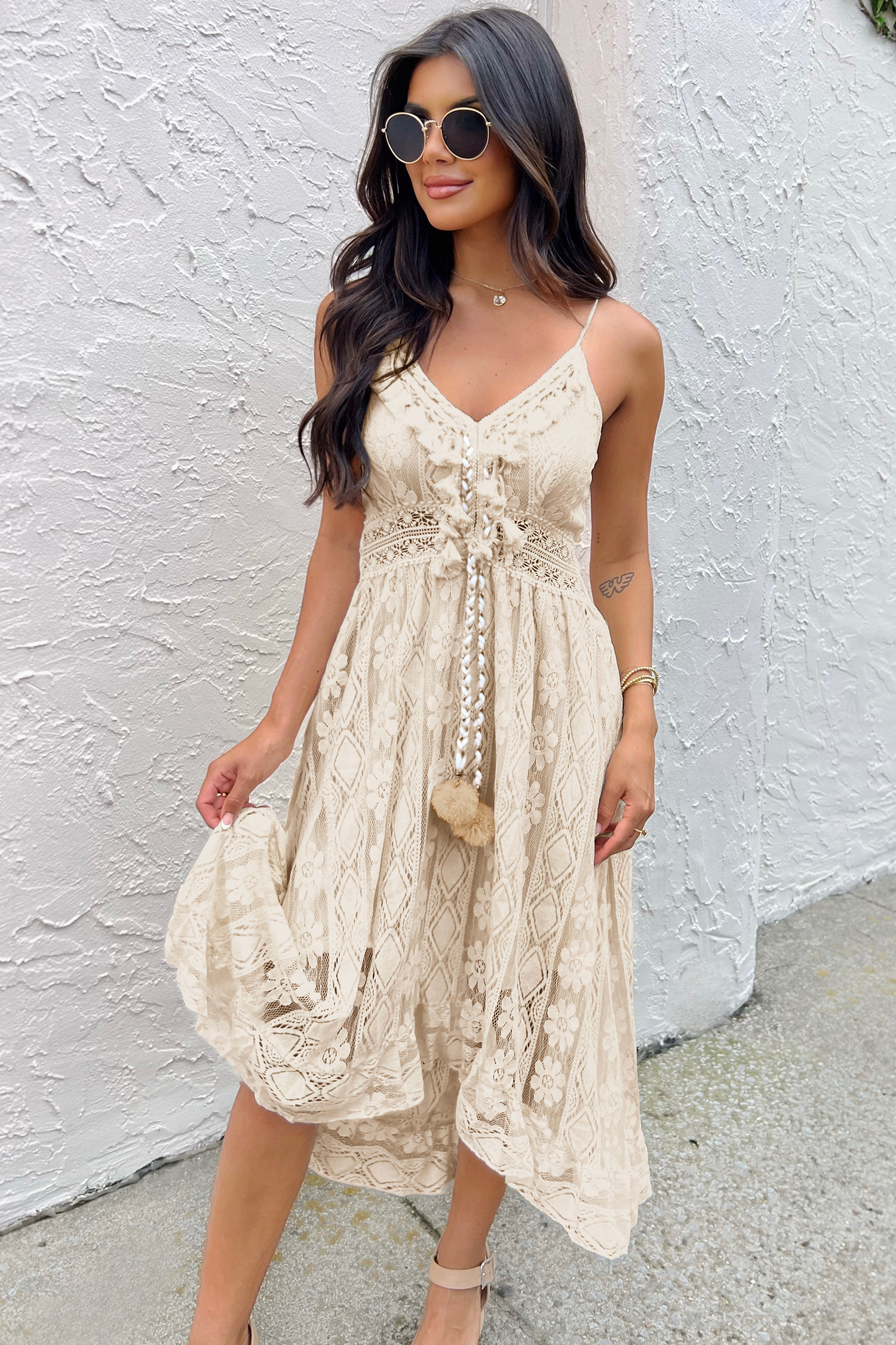 Robe ruchée et tréssée à col en V sans manches