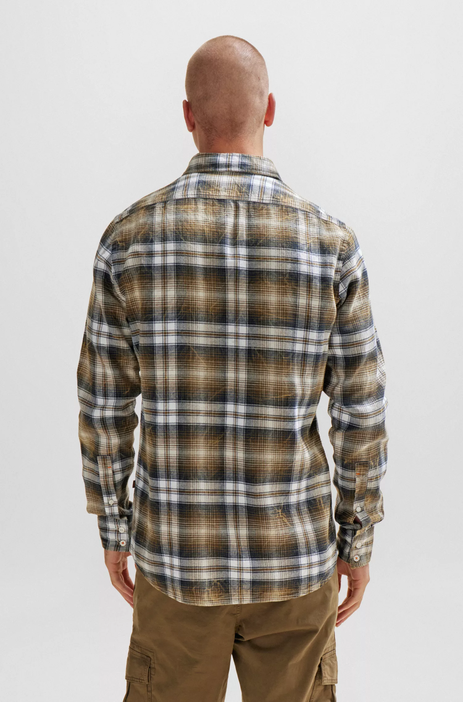 Camisa BOSS laranja, corte regular, em flanela de algodão xadrez.
