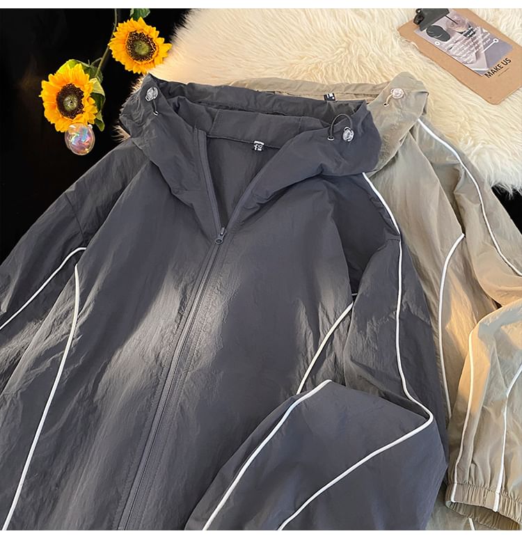 Mimiyox - Windjack met capuchon en contrasterende rand en rits