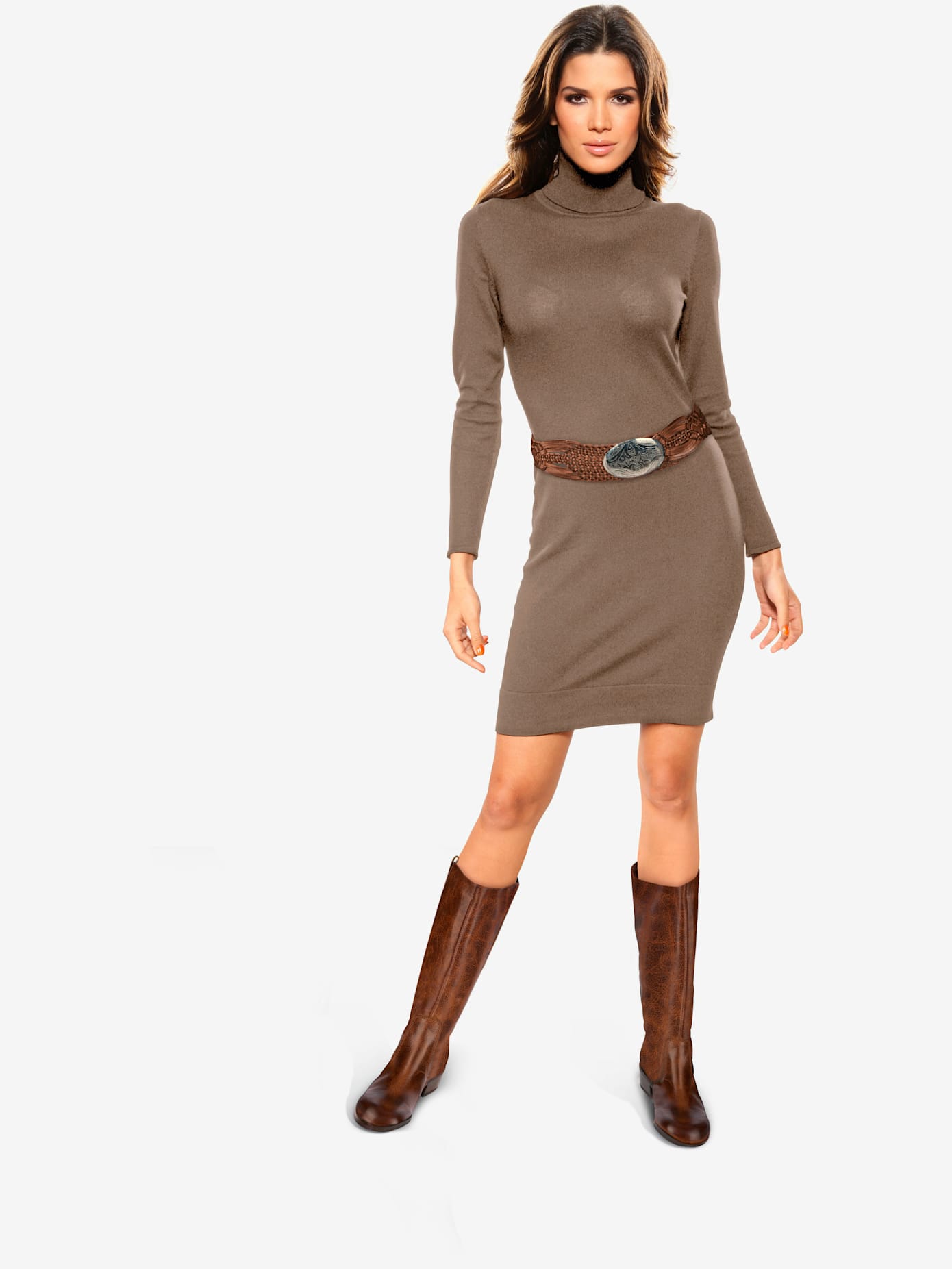 Robe en tricot à manches longues et col roulé