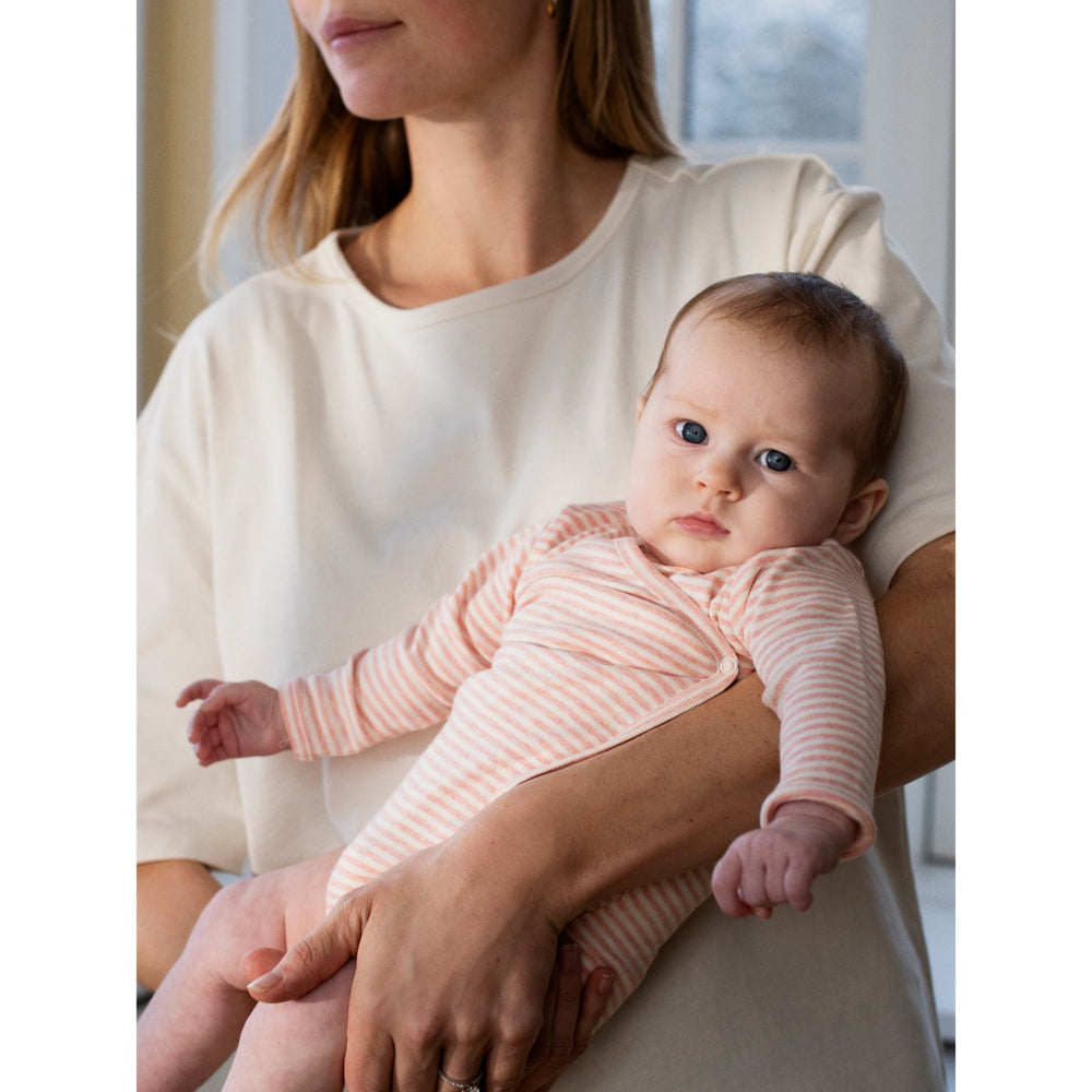 Køb Serendipity Coral/Offwhite Newborn Slå-om Body