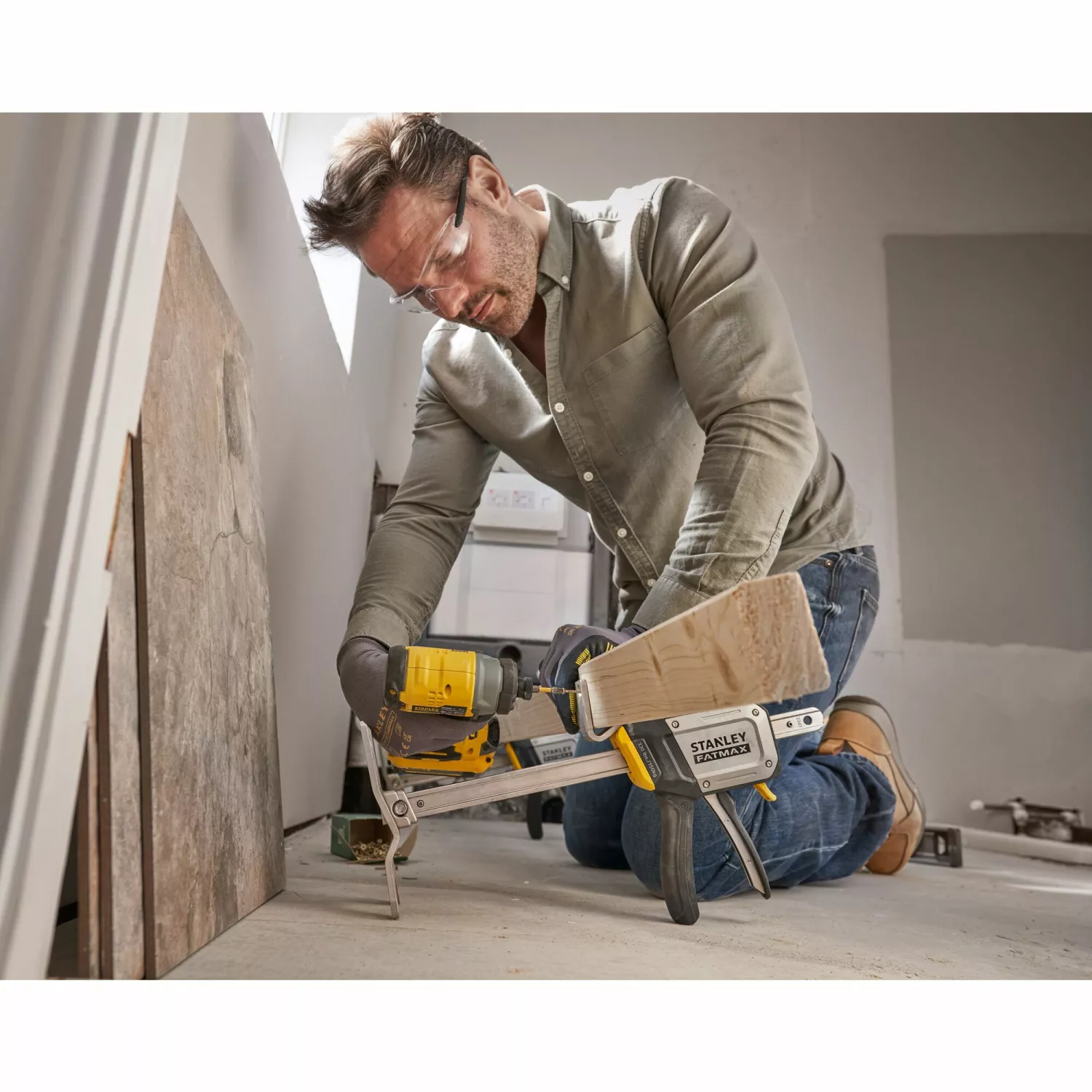 Stanley FMHT83550-1 FATMAX TradeLift Montagehulp - tot 150kg hefvermogen - 7-220mm