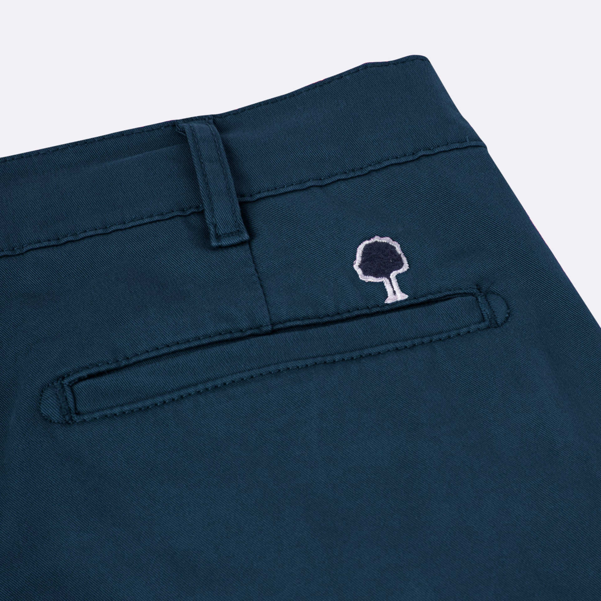 Chino bleu marine coupe ajustée coton bio et coton recyclé - modèle Brix