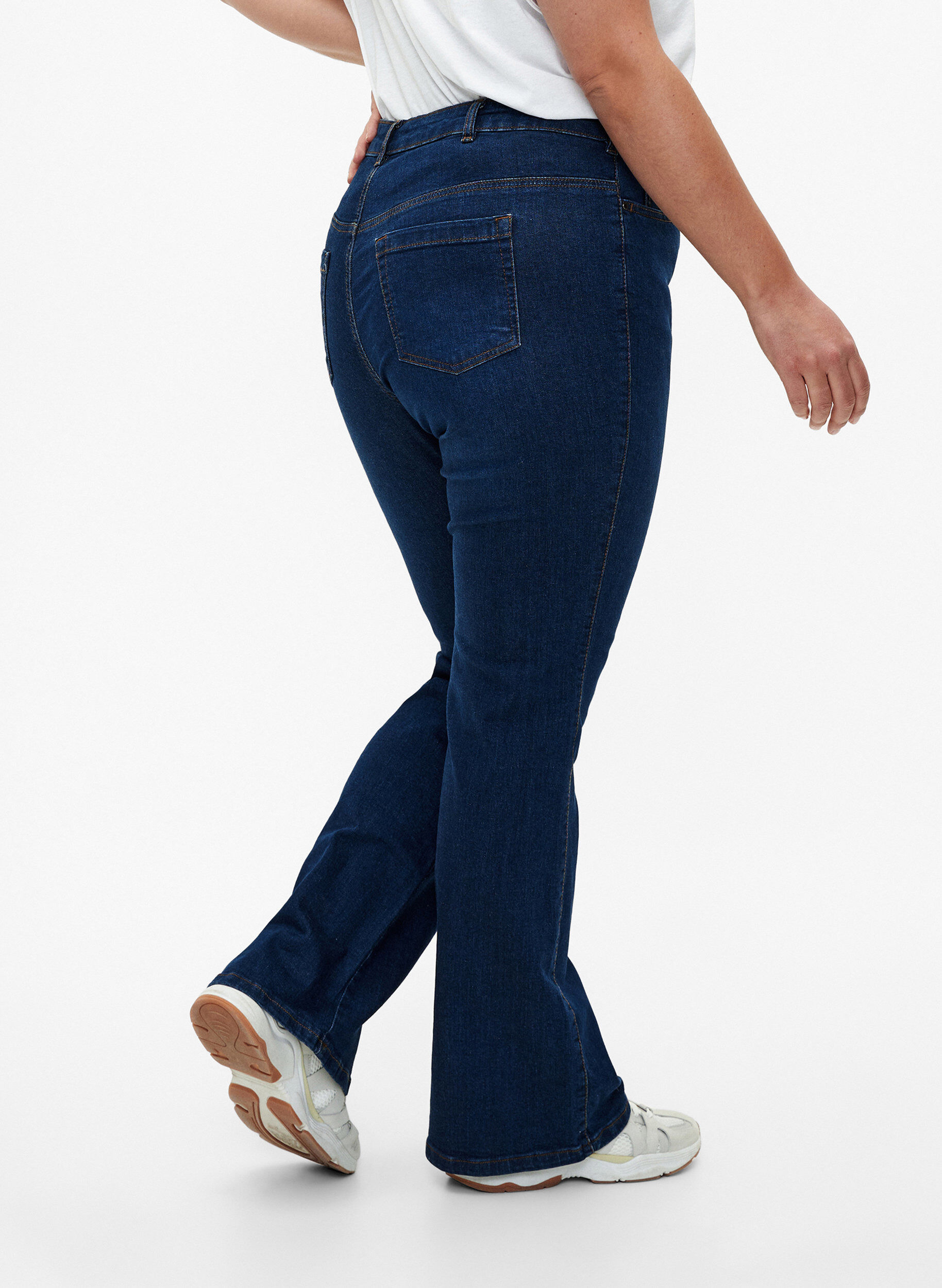 Ellen bootcut jeans med høj talje