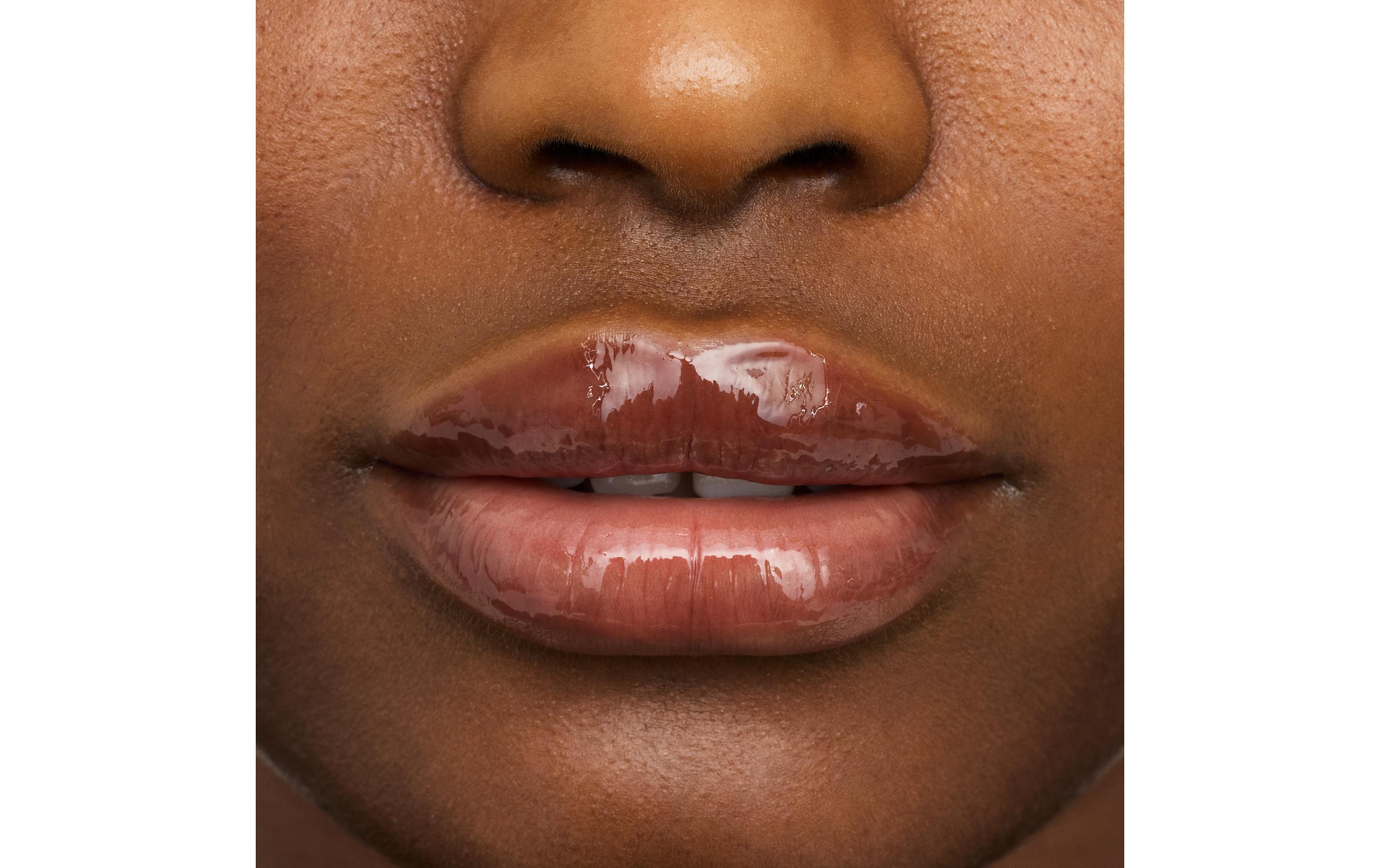 Lip Booster Hydra Kiss 08 Mocha GlowPflegendes Lippenöl in einem dunklen Nude-Ton