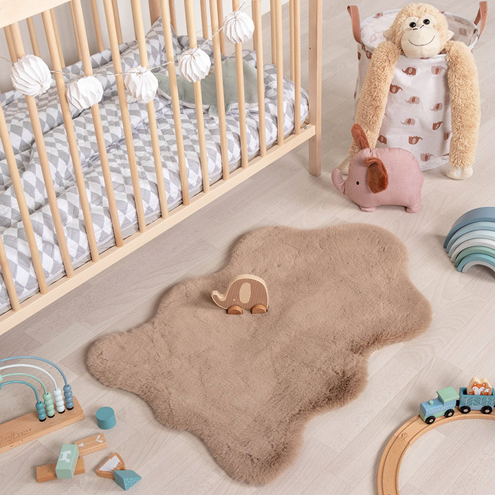 Kindervloerkleed - Huggy Schaap Taupe | Super fluffy!