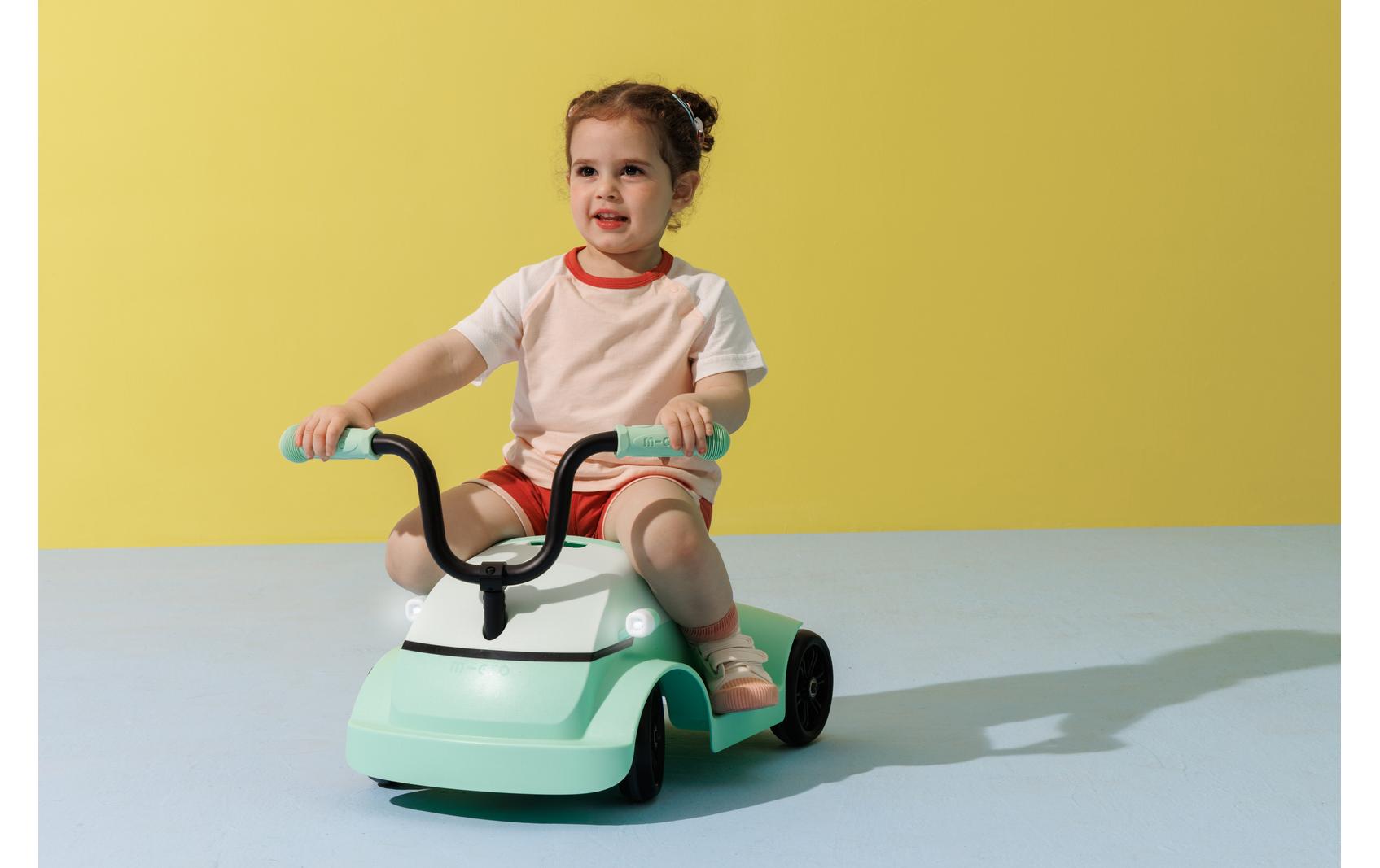 Rutschfahrzeug Mini Microlino Mint<br>Leichtfahrzeug für Kinder