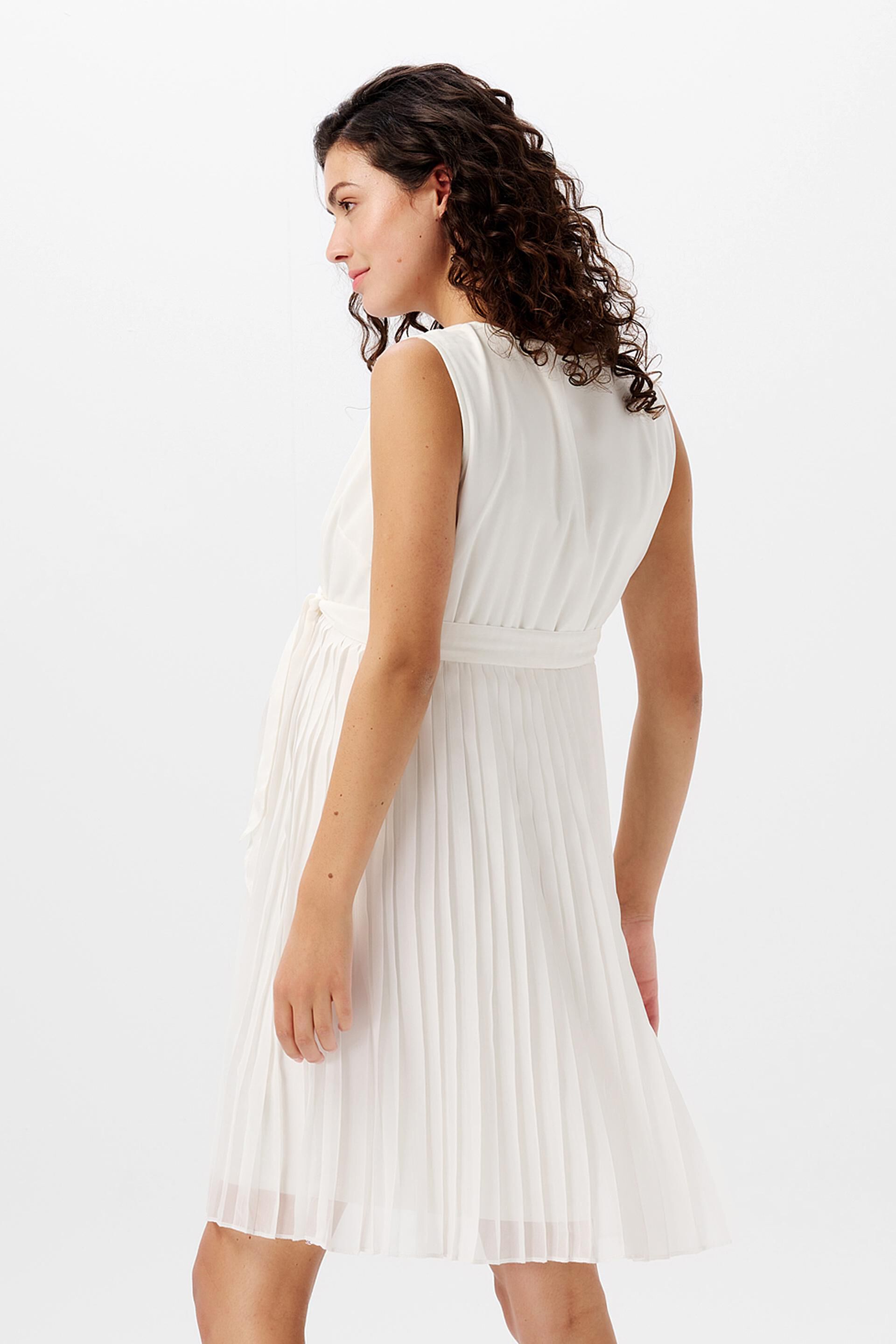 Robe plissée dotée d’une ceinture à nouer
