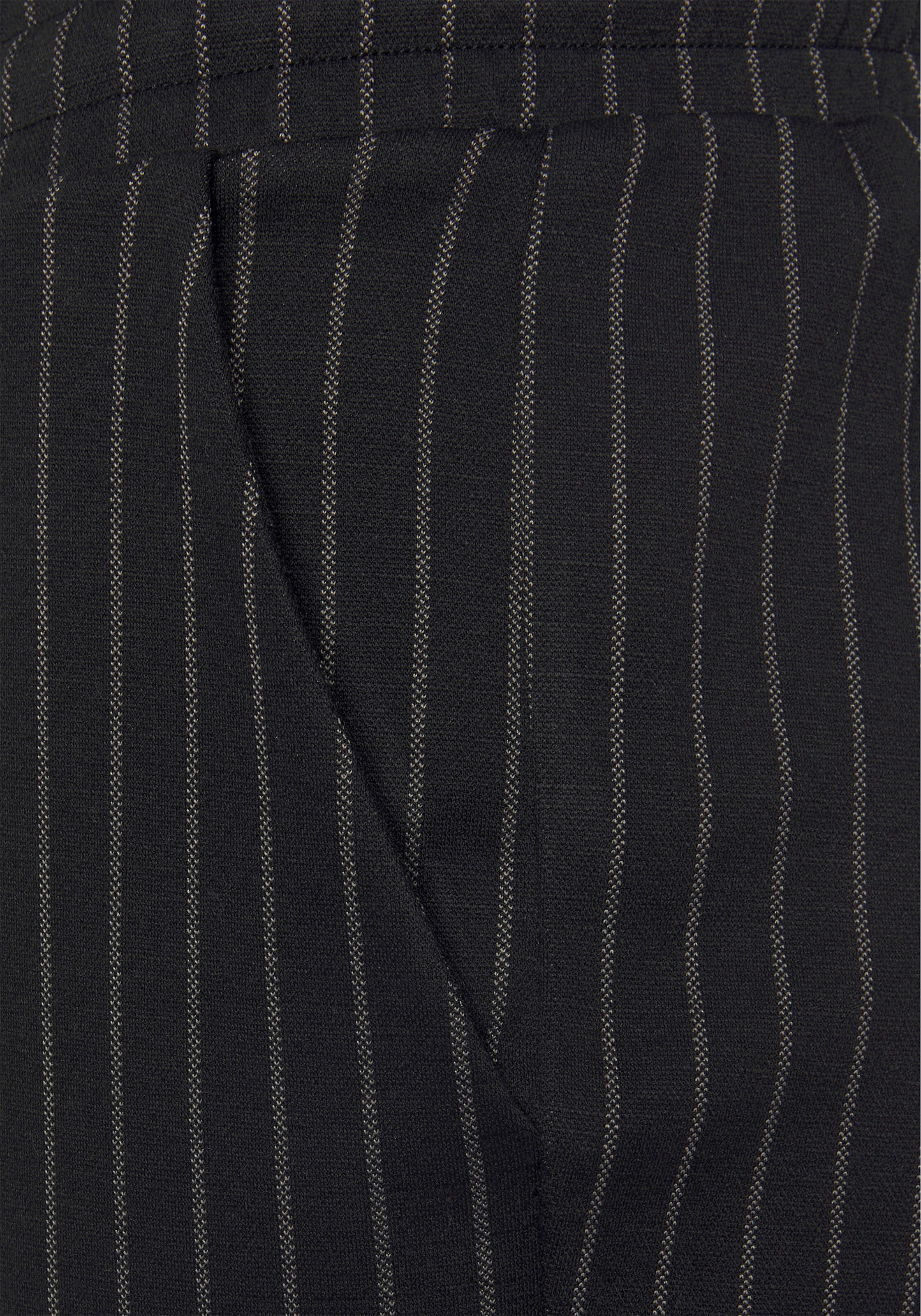 Vivance Jogger Pants in schwarz-weiß-gestreift