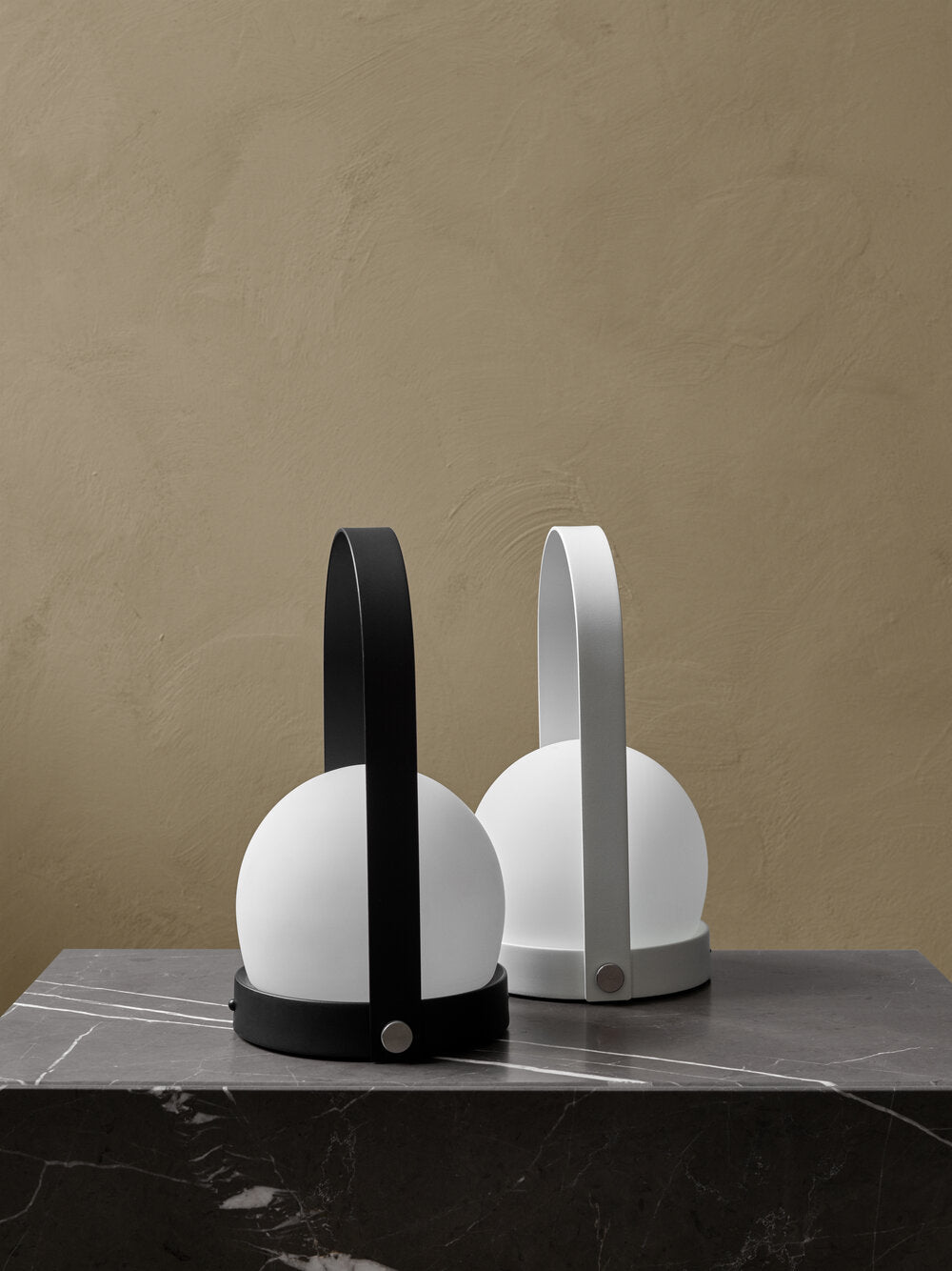 Audo Copenhagen  Carrie Portable bordlampe - hvid