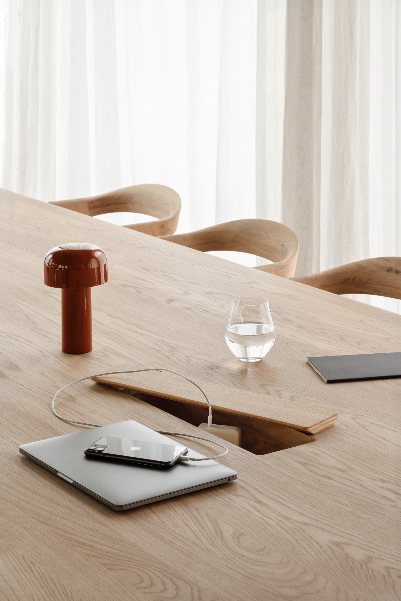 Ethnicraft - Geometric vergadertafel - 313x140