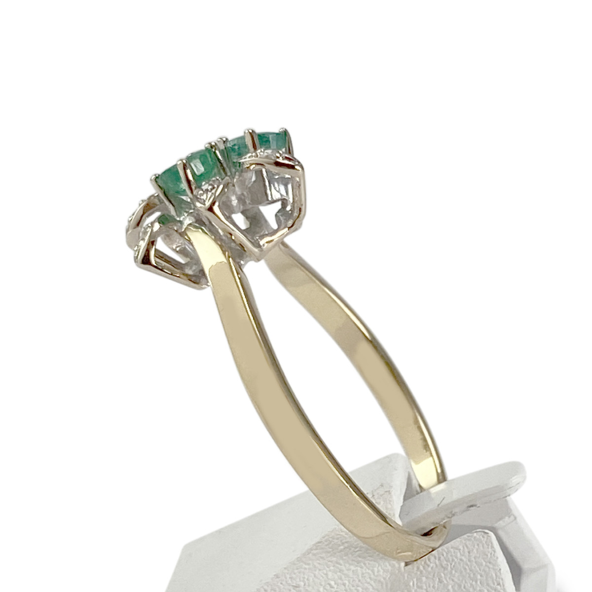 Bague d'occasion 2 ors 750 émeraudes diamants