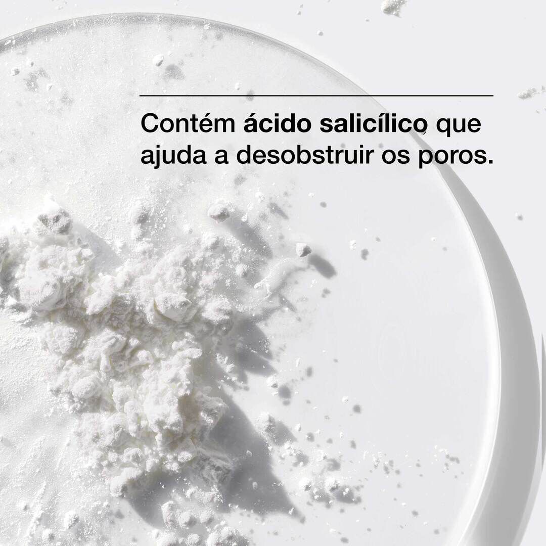 CLINIQUE Anti-Blemish Solutions Base de maquilhagem com cobertura mate natural