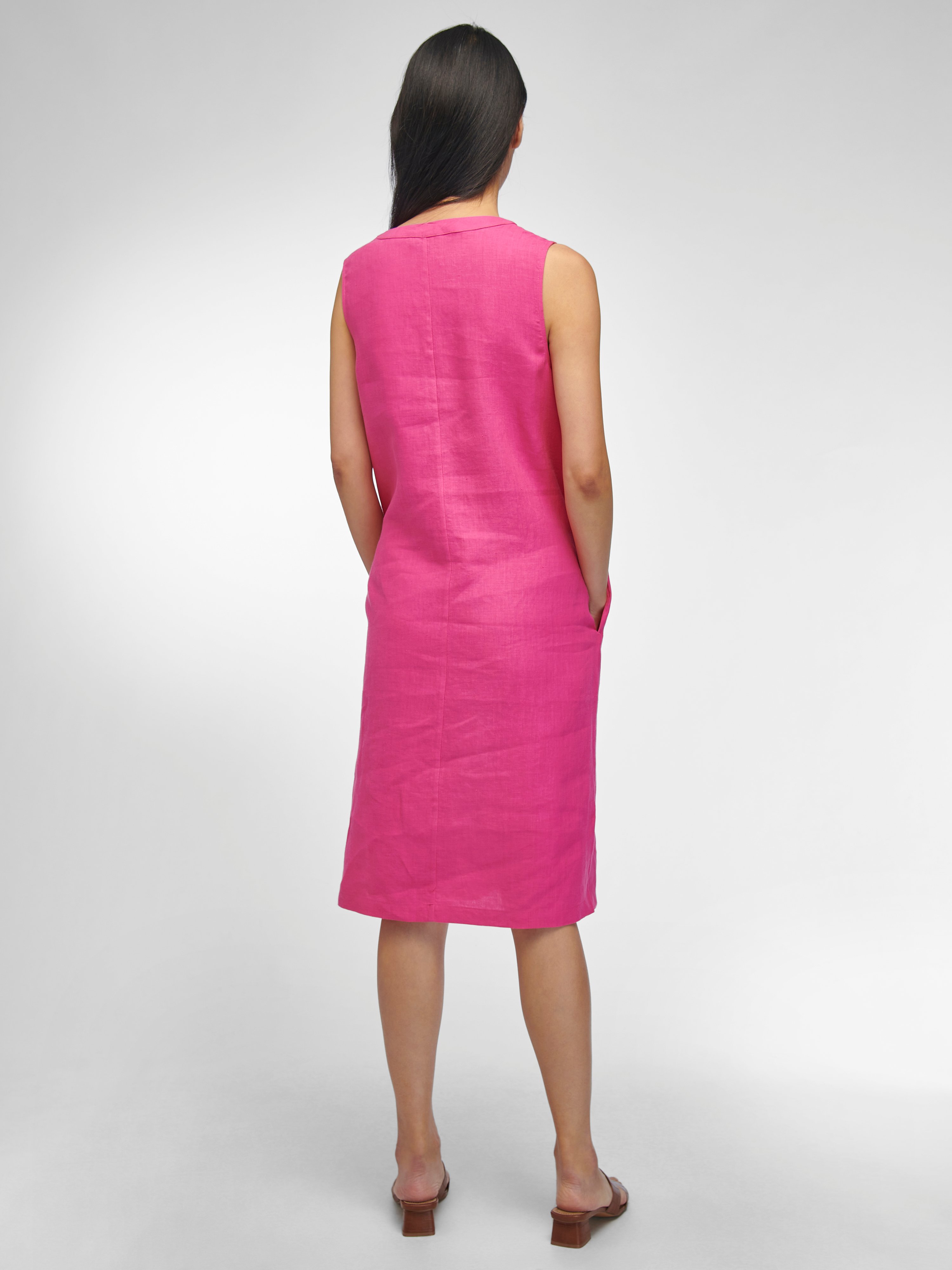 Ärmelloses Kleid aus 100% Leinen