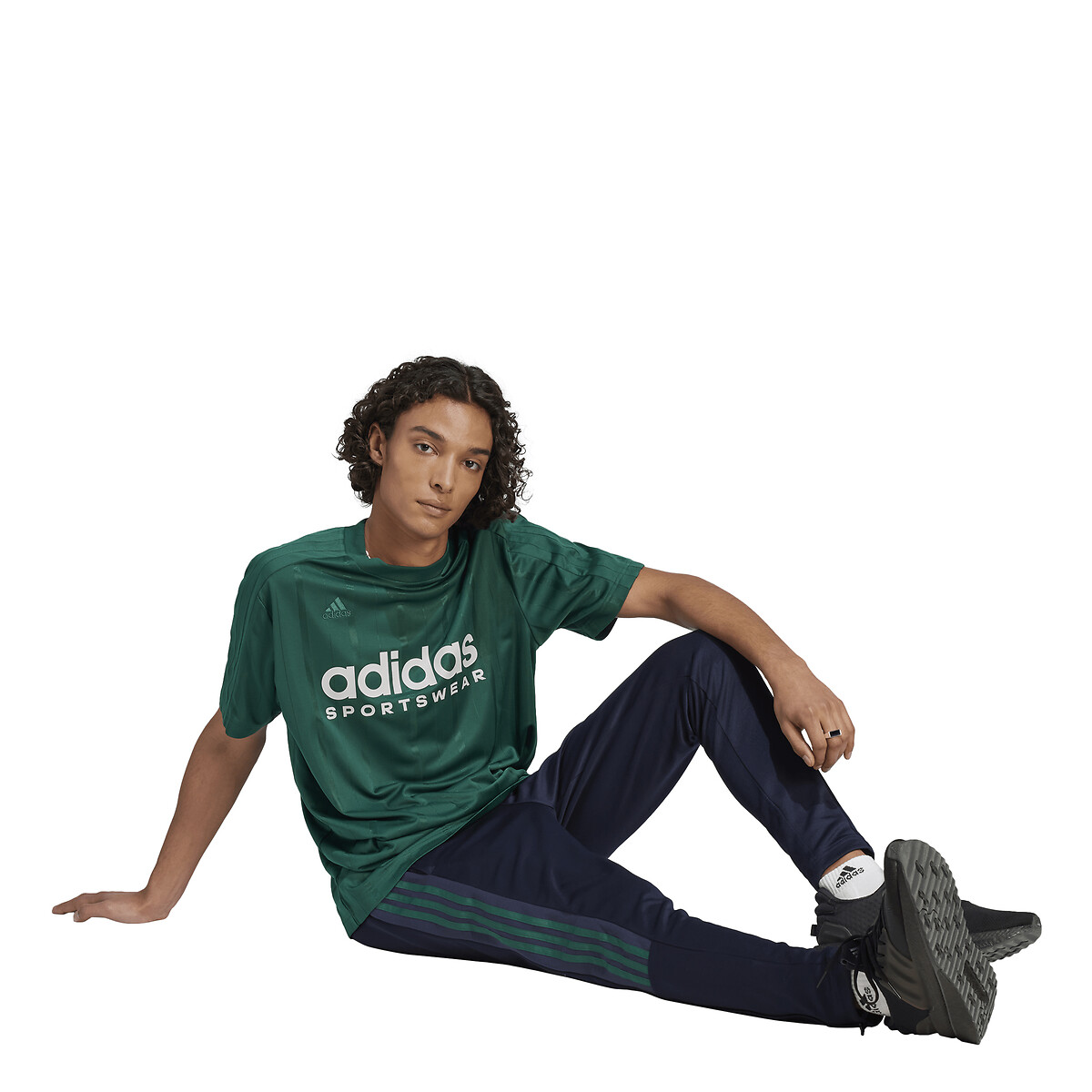 ADIDAS ROUPAS ESPORTIVAS<br>Camiseta de manga curta com logo linear
