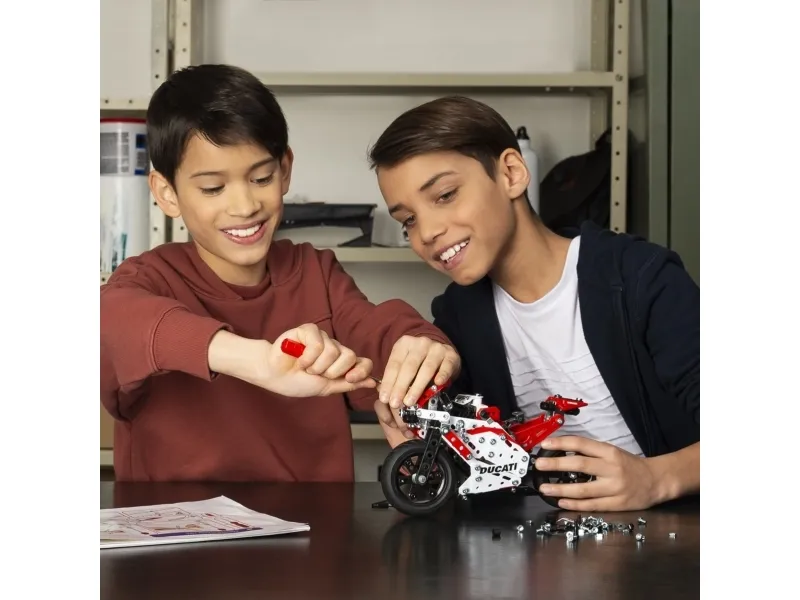 Meccano Ducati Moto GP Vehicle