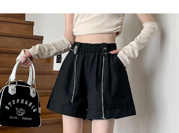 Dragan Pulse - Effen korte broek met elastische taille en kettingaccent
