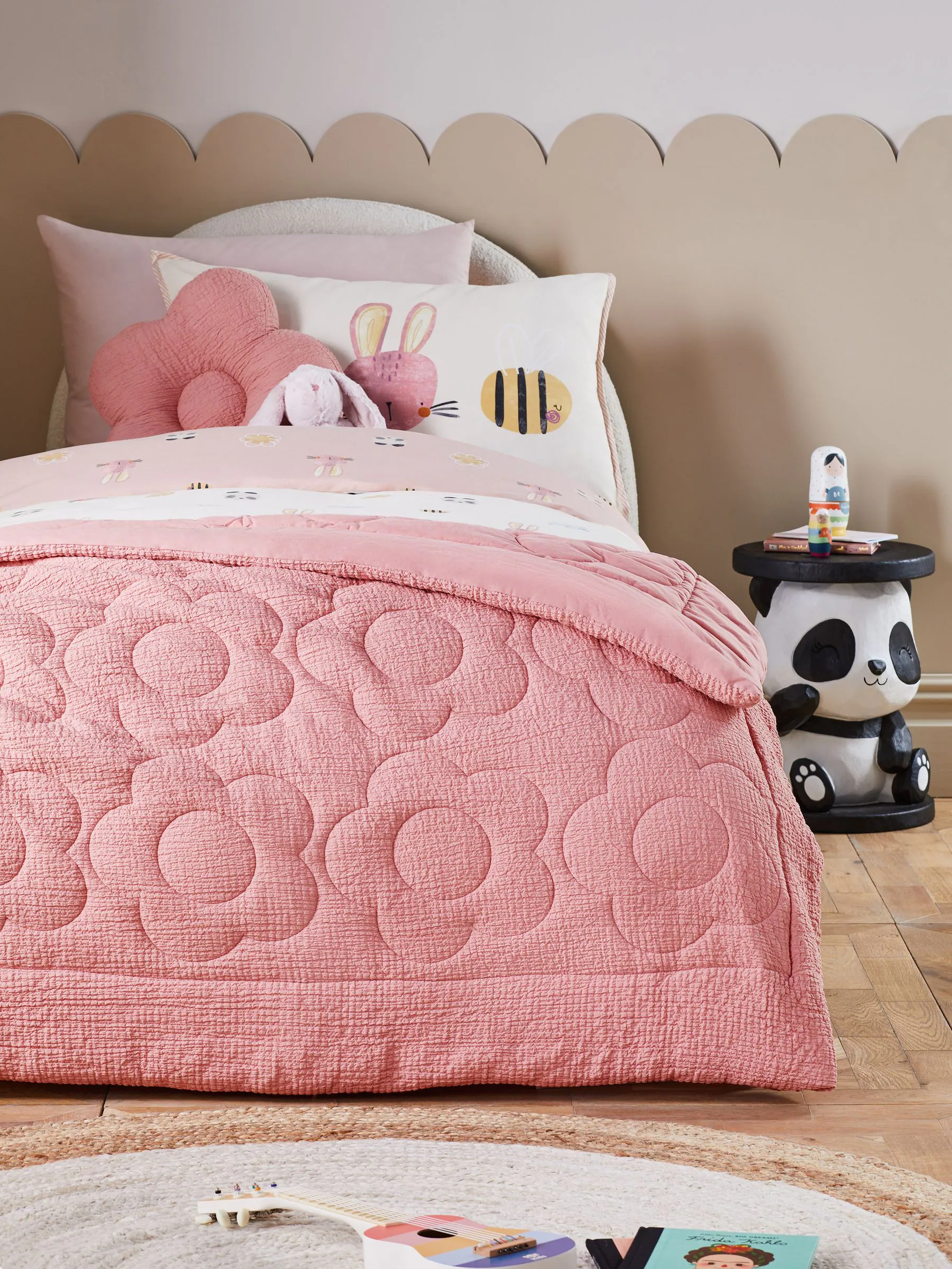 Doorgestikte 100% katoenen sprei met textuur en madelief