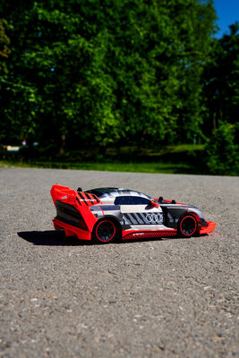 Dickie Toys Audi S1 E-Tron Quattro Drift Radiostyrt Bil