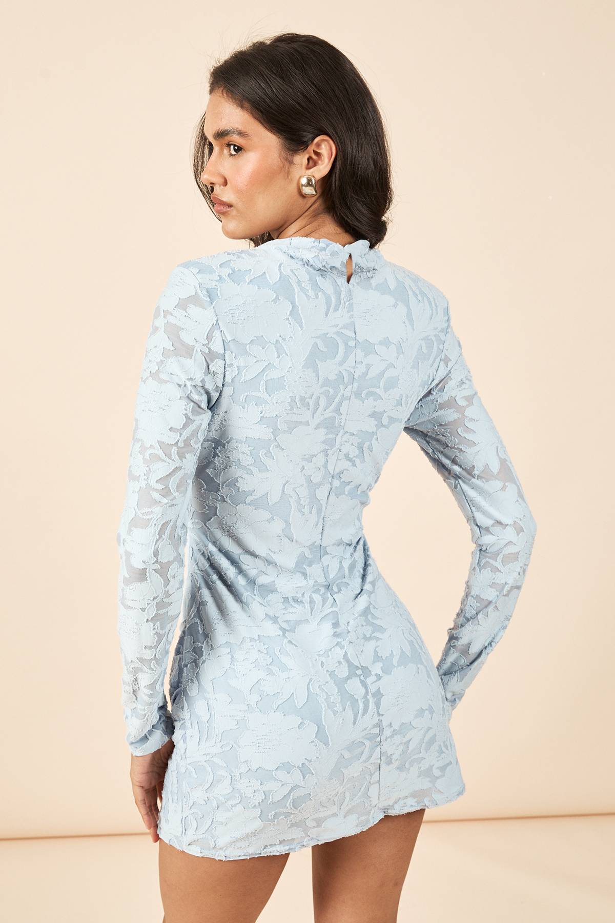 boohoo Robe Moulante À Manches Longues Avec Drapé Frontal À Motif Floral Dévoré