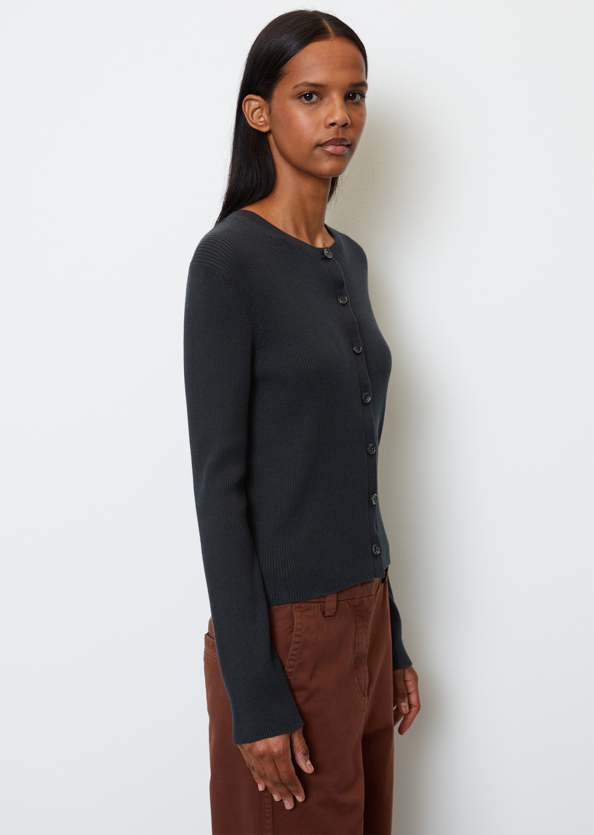 Rippstrick-Rundhals-Cardigan aus Organic Cotton-Garn