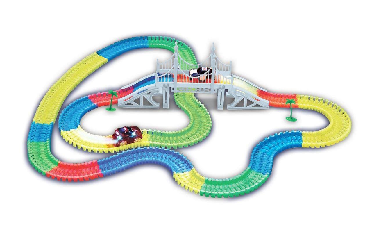 Magic Traxx Bahn Mega Set mit BrückeSchienenset mit Brücke und zwei Rennwagen