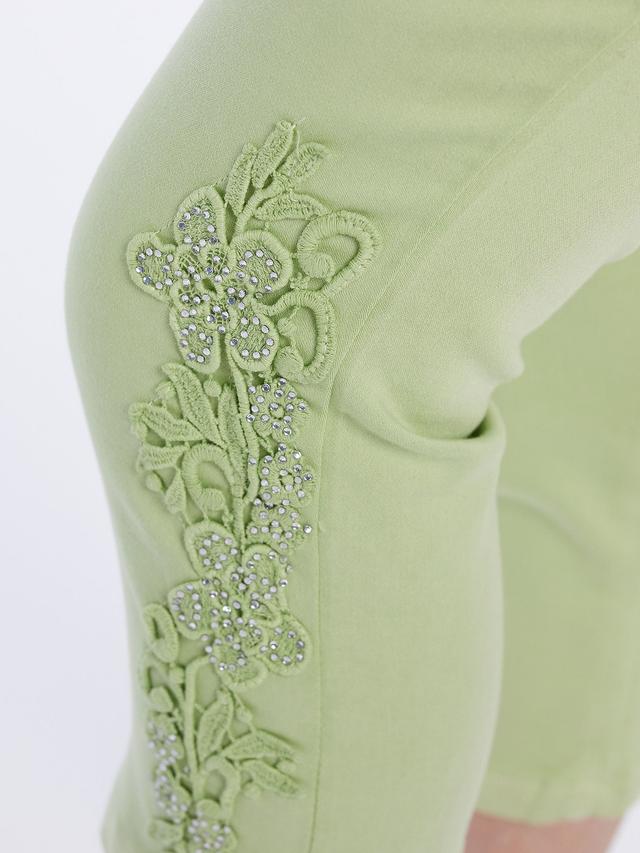 Sweat Jeans mit toniger Stickerei
