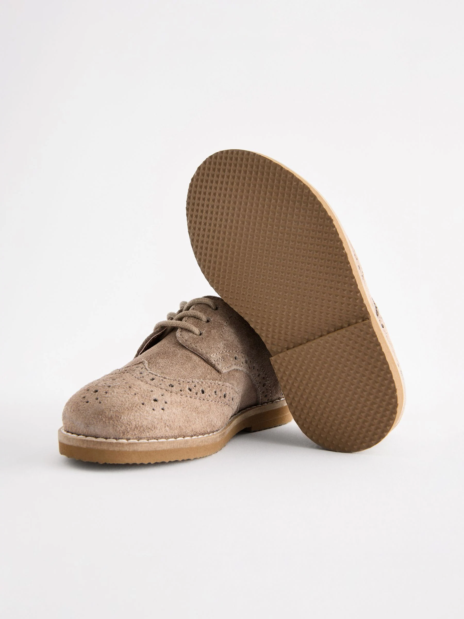 Neutraal - Modieuze brogues van leer