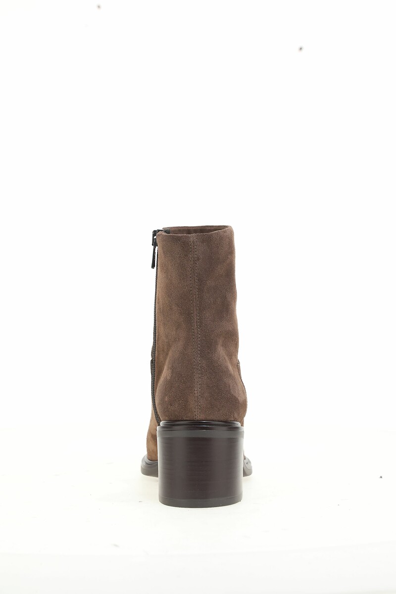 MJUS<br>Botas de camurça de cano médio com bico fino