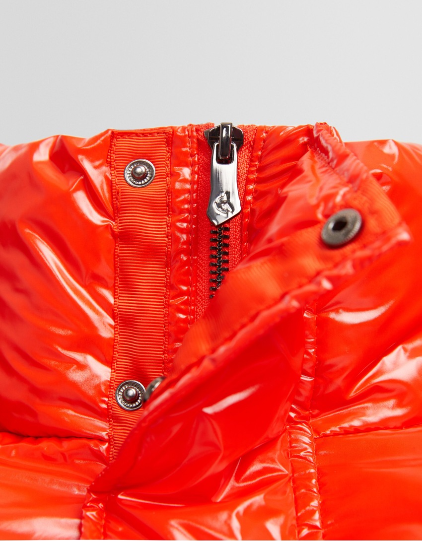 Jaqueta puffer Generation Bershka com efeito vinil
