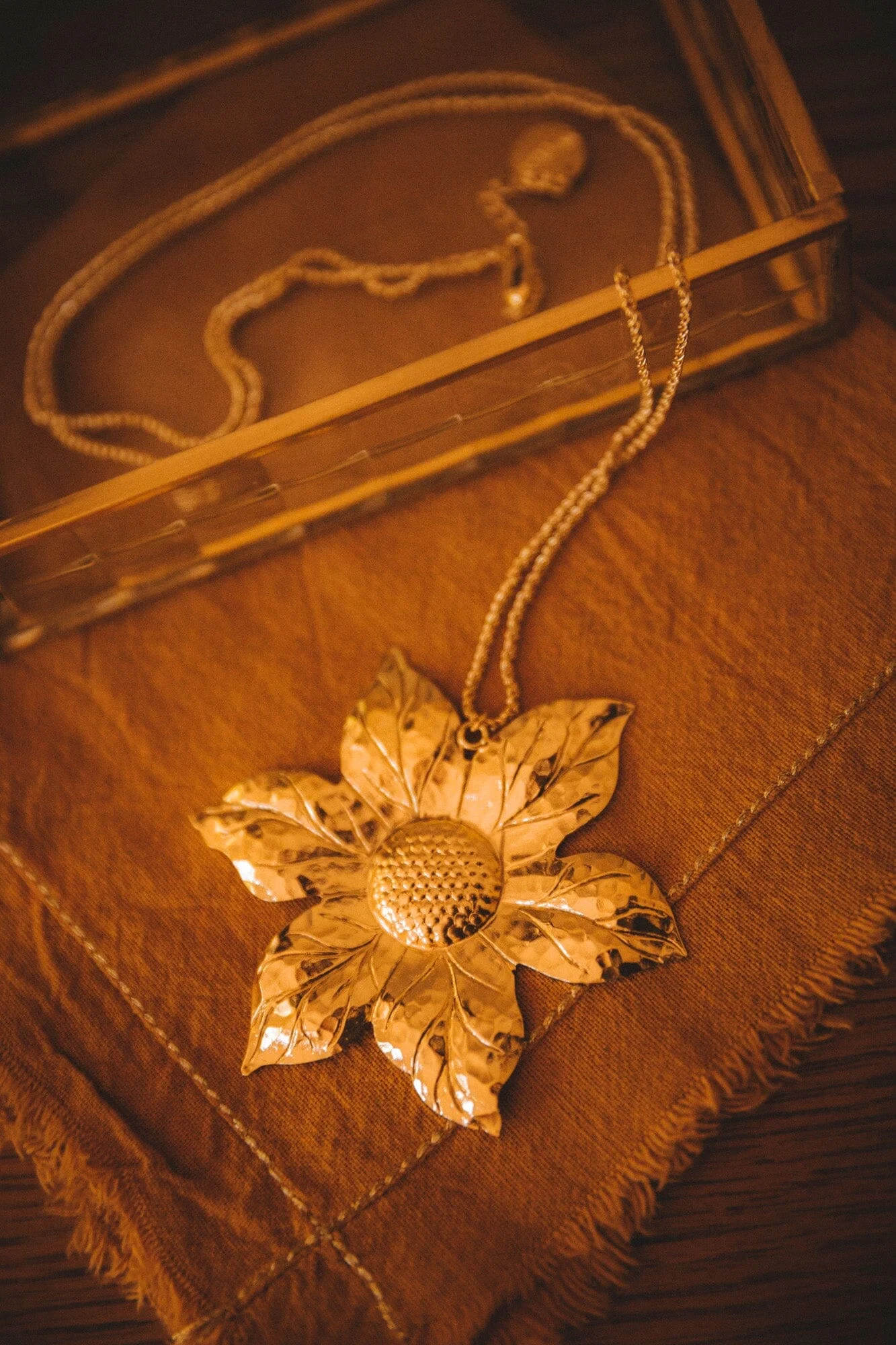 HESPÉRIS - Sautoir fleur plaqué argent | Doré