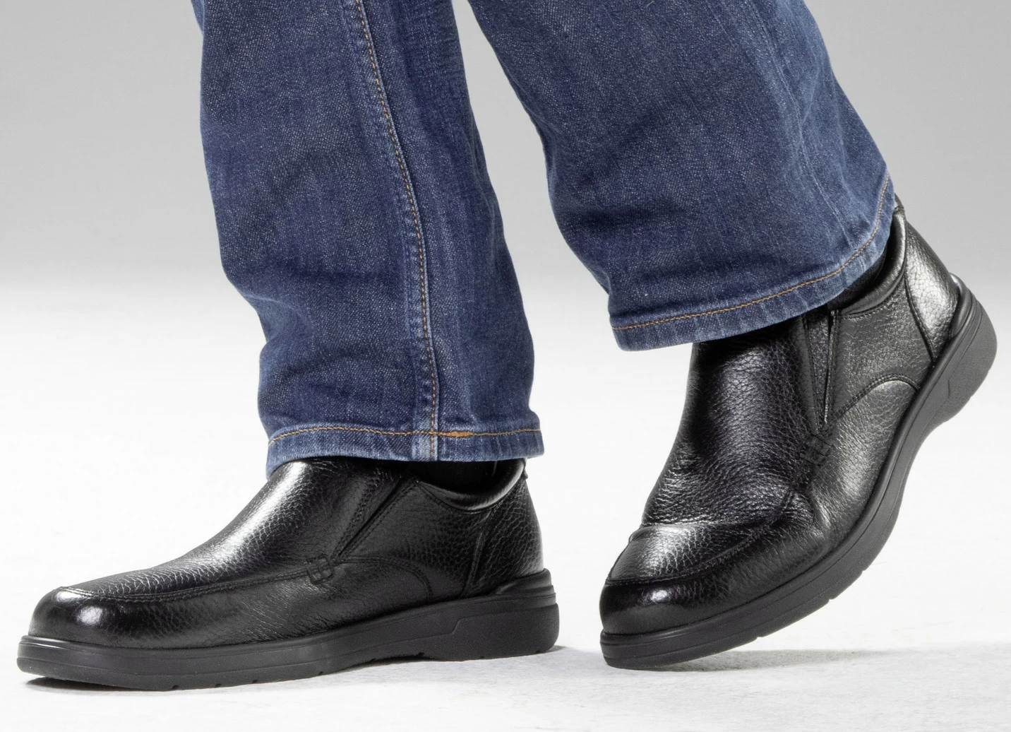GINO GALANTE Slipper aus weichem, genarbtem Hirsch-Nappaleder