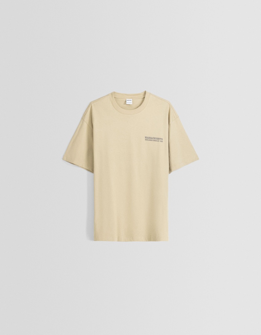 Camiseta de manga curta com estampa e modelagem quadrada