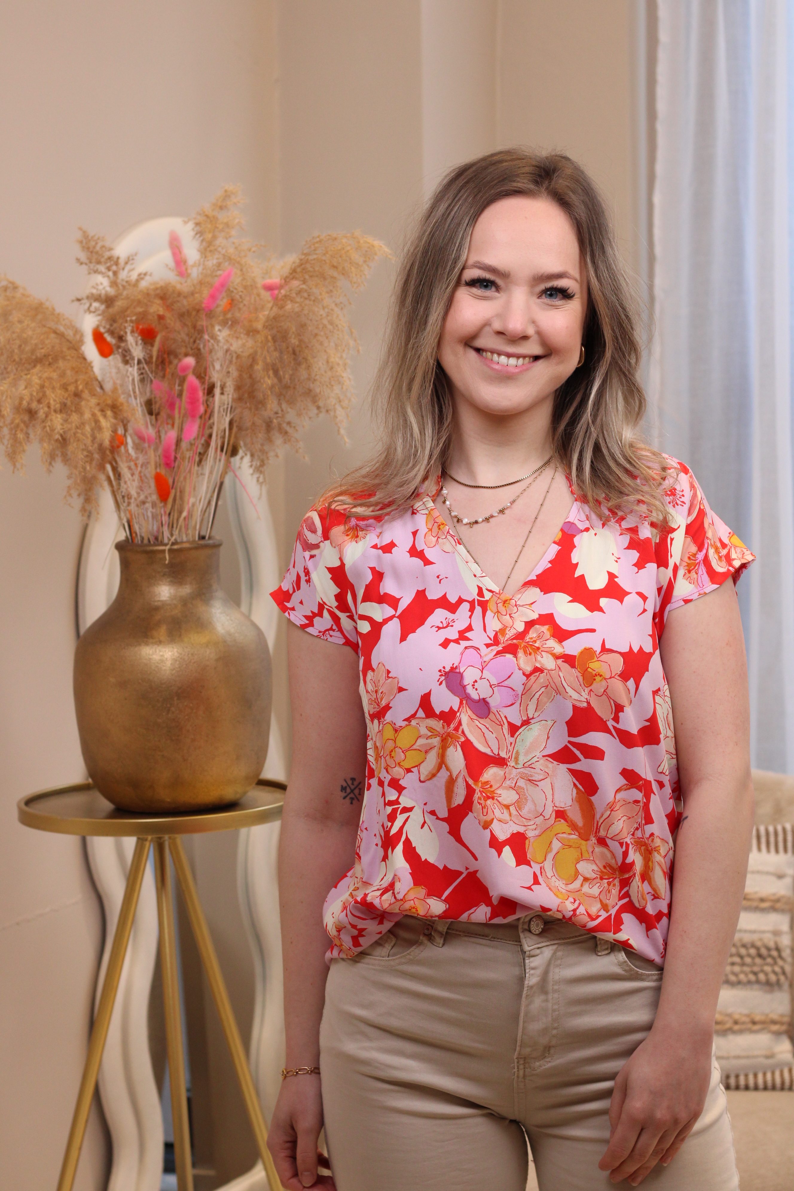 Culture - Audrey Bello Capsleeve - Red/Pink Flower