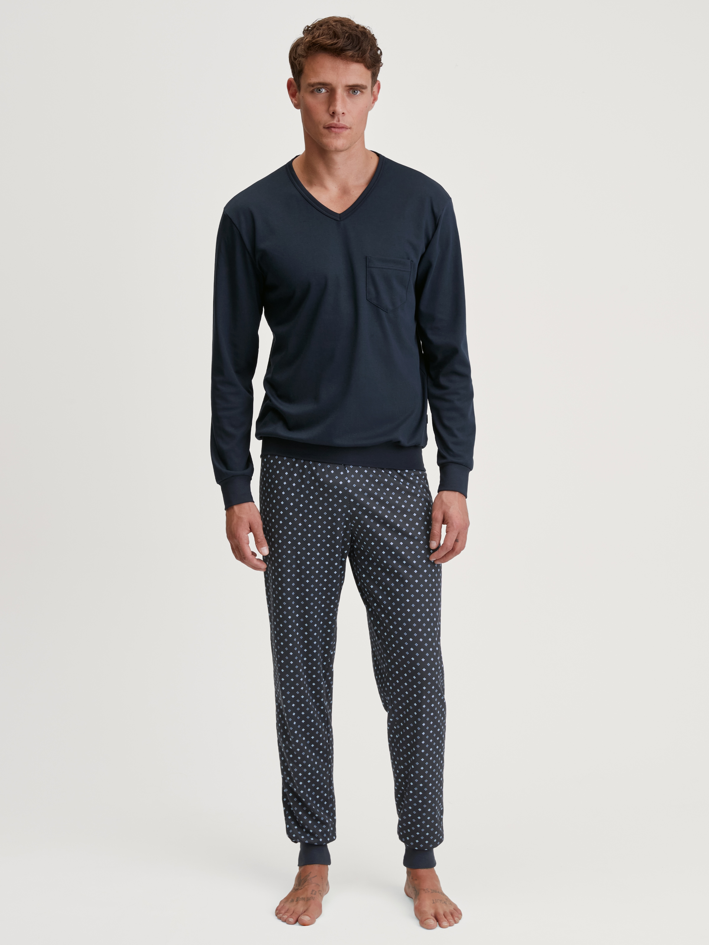 CALIDA Schlafanzug »Relax Streamline« 2 Stk. tlg., mit V-Neck und Bündchen