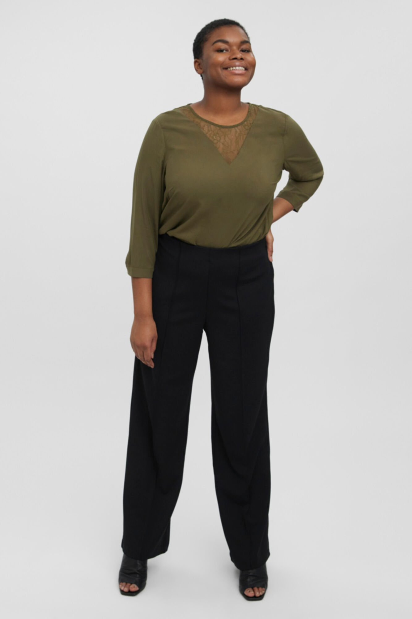 Calça Plus Size Wide - Preta