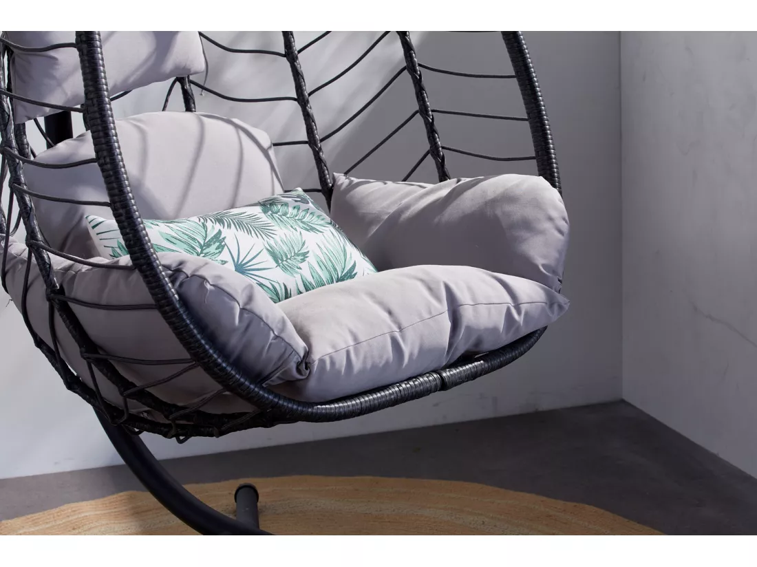 Fauteuil suspendu gris en résine effet rotin LIMA
