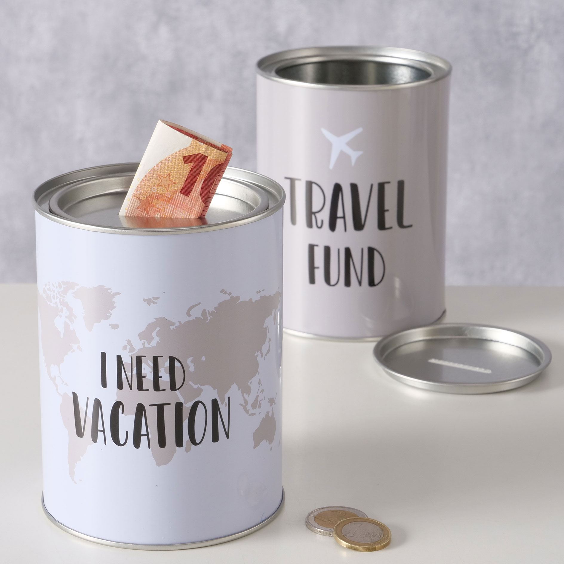 Spardose TRAVELKASSE - sortiert - 14 cm hoch